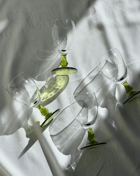 Set of four wine glasses with apple green stems. All pcs 240 DKK. Shop online or via DM 🤍 Cups And Glasses, Green Wine Glasses, Cozy Room Decor, Easter Table, Cozy Room, Apple Green, Wine Glasses, Wine Glass, Easter