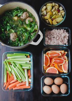 Meal prep for Whole30 -  as we speak, so I thought it might be fun for you to peek into one of my meal prep sessions! Chicken Honey, Breakfast Low Carb, Ways To Eat Healthy, Whole 30 Diet, Overnight Oat, Work Meals, Eat Healthier, Health Recipes, Recipe 30