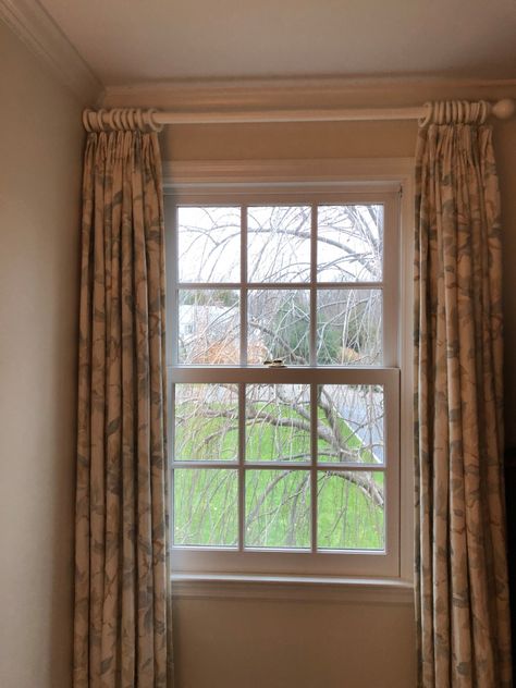 asymmetrical windows in a square dining room Asymmetrical Windows, Windows Dining Room, Square Dining Room, Furniture Placement, Perfect Squares, Drive Me Crazy, Window Treatments, Help Me, Dining Room