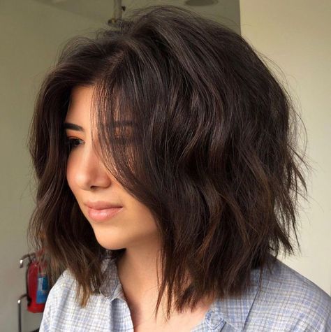 Shoulder Length Wavy Thick Hair Idea Bob Hairstyles For Thick Hair, Long Bob Hairstyles For Thick Hair, Choppy Layered Hairstyles, Tips For Thick Hair, Straight Thick Hair, Bob Haircuts For Thick Hair, Tan Skin Blonde Hair, Hairstyles For Thick Hair, Haircuts For Thick Hair