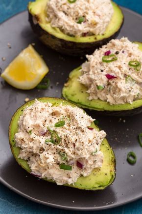 Crunchy, creamy chicken salad turns these avos into a protein-packed meal.​ Creamy Chicken Salad, Chicken Celery, Stuffed Avocados, Stuffed Avocado, Minute Chicken, Salad Keto, Avocado Dessert, Resep Salad, Healthy Chicken Salad