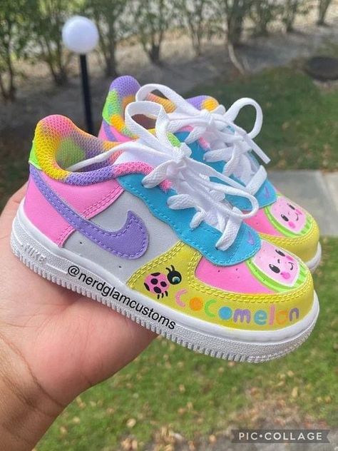 Moana Shoes, Custom Baby Shoes, Kid Birthday Outfits, Shark Shoes, Nike Kids Shoes, Coco Melon, Painted Shoes Diy, Custom Painted Shoes, Diy Sneakers