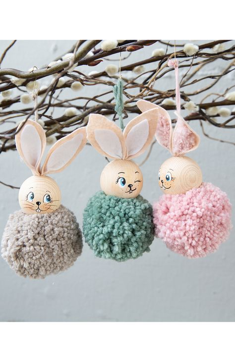 Wir haben uns mit den Bommel-Maker ausgetobt und niedliche Wollbommel-Tiere gebastelt. Påskeaktiviteter For Barn, Easter Art Project, Easter Crafts For Adults, Fun Easter Crafts, Easter Event, Spring Easter Crafts, Easter Bunny Crafts, Pom Pom Crafts, Easter Decorations Dollar Store