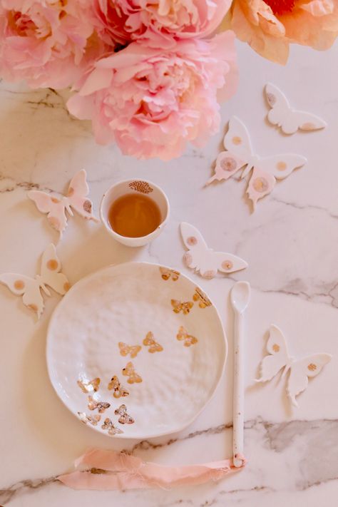 Butterfly Clay, Flowers Peonies, Clay Plates, Butterflies Flowers, Sweet Memories, Table Decoration, Mirror Table, Peonies, Butterflies