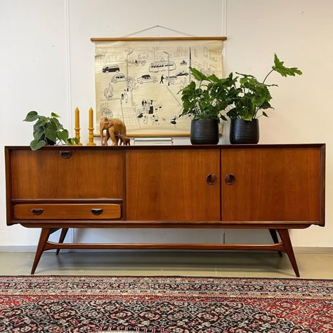 60s 70s Interior Design, Midcentury Interior Design, 70s Interior Design, Midcentury Interior, 60s Furniture, 70s Interior, Retro Sideboard, Furniture Design Inspiration, Tv Vintage