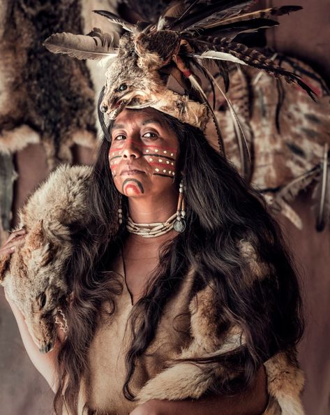 Chichimeca Jonaz, Chichimecas, Guanajuato, Mexico Jimmy Nelson, Shaman Woman, Analogue Photography, American Woman, Native American Art, Model Photography, Tibet, New Mexico, Indiana