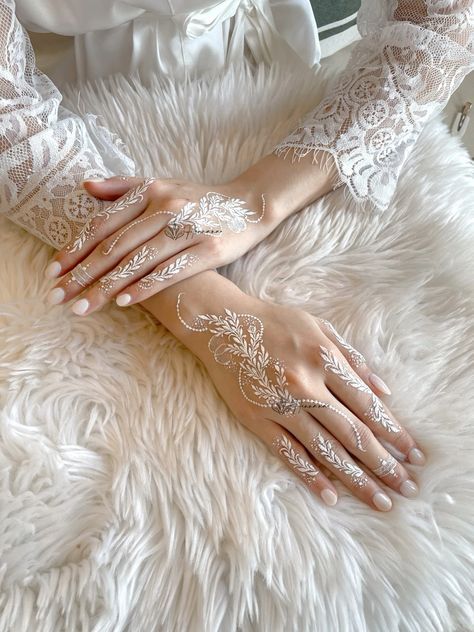 #BEAUTY ,#REALATIONSHIPS #Fashion #Outfits #SUMMER Outfits #Animals White Henna Designs Wedding, Henna Simple Putih, White Henna Designs Simple, White Henna Simple, Henna Putih Pengantin Simple, White Henna Wedding Simple, Henna White Wedding, Wedding Henna Designs Brides Simple, Henna Wedding Putih