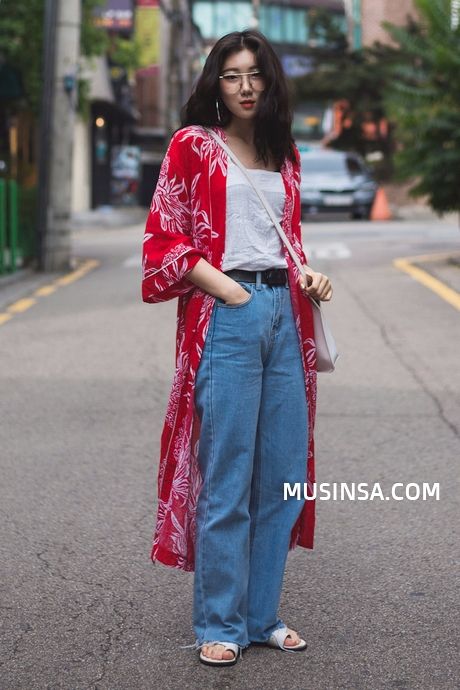 Korean Street Fashion - Official Korean Fashion 155cm Outfit, Shrugs With Jeans Outfit, Shrugs With Jeans, Fashion Street Style Summer, Japan Street Fashion, Korean Seoul, Japan Fashion Street, Chinese Fashion Street, Korean Fashion Summer