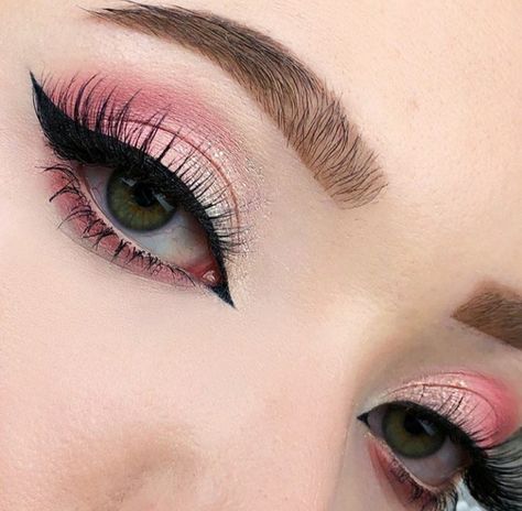 Prom Makeup Light Pink Dress, Pink And Black Eye Makeup, Makeup Ojos, Grey Eyeshadow, Gray Eyes, Light Makeup, Black And Pink, Eye Makeup Tutorial, Eye Black