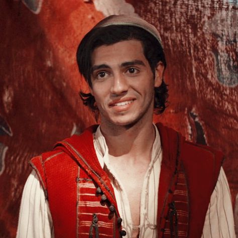 Mena Massoud Aladdin, Aladdin Icons, Aladdin Arabian Nights, Prince Ali, Aladdin Live, Mena Massoud, Childhood Crushes, Aladdin 2019, Arabian Night