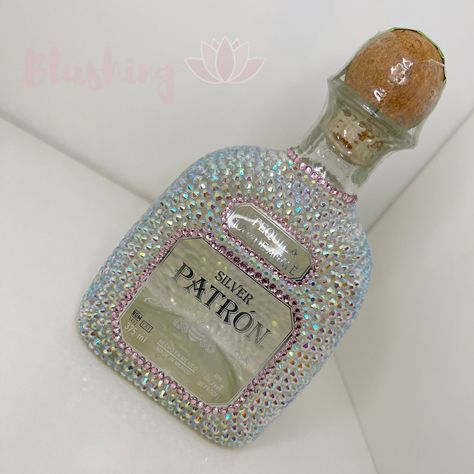 Alcohol Bottle Decorations, Bedazzled Liquor Bottles, Bedazzled Bottle, Alcohol Bottle Crafts, Decorated Liquor Bottles, Mini Alcohol Bottles, Patron Bottle, Bling Bottles, Mini Liquor Bottles