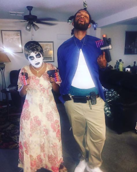 Black People Halloween Costumes, Dont Be A Menace, Dark Halloween Makeup, Menace 2 Society, Unicorn Makeup Halloween, Halloween Makeup For Kids, Beautiful Halloween Makeup, Zombie Halloween Makeup, Couple Costume Ideas