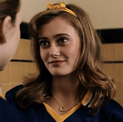 Jackie Taylor, Ella Purnell, Character Icon, Yellow Jackets, Beverly Hills 90210, Yellow Jacket, Brunette Girl, Dream Hair, I Love Girls