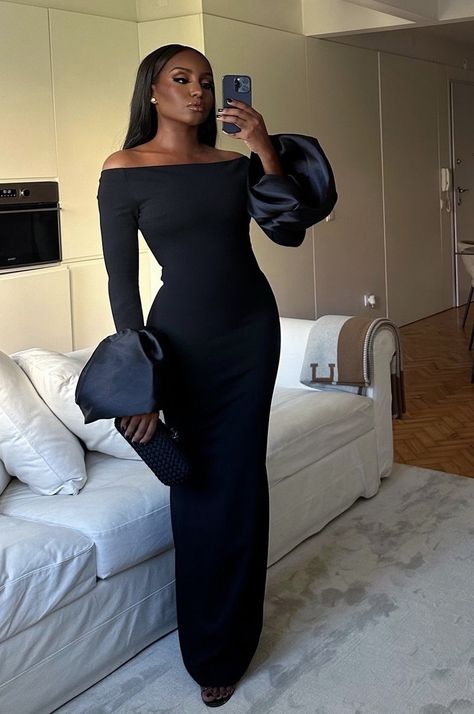 Evening Gowns Black Women, Classy Dresses Black Women, Black Tie Attire For Women, Formal Winter Outfits, Elegant Black Women, Black Dress Elegant, Nigerian Lace Styles Dress, Nigerian Lace Styles, Styles Dress