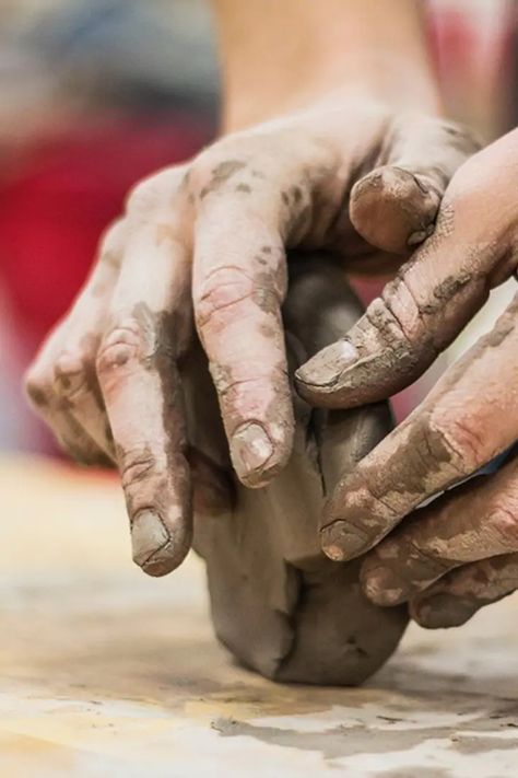 Get yours hands dirty with desert clay - Airbnb Clay Objects, Joshua Tree House, Desert Clay, The Joshua Tree, Yucca Valley, Clay Pieces, Art Therapy Activities, Cup A, Hand Molding