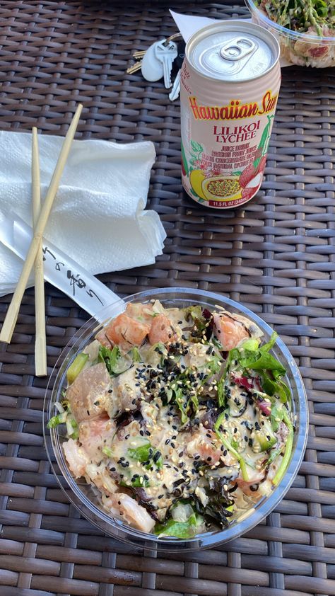 Hawaiian Food Photography, Hawaii Astethic Food, Hawaii Life Aesthetic Food, Hawaii Poke Bowl Aesthetic, Hawaii Aesthetic Food, Kauai Hawaii Food, Luau Aesthetic, Poke Aesthetic, Poke Bowl Aesthetic