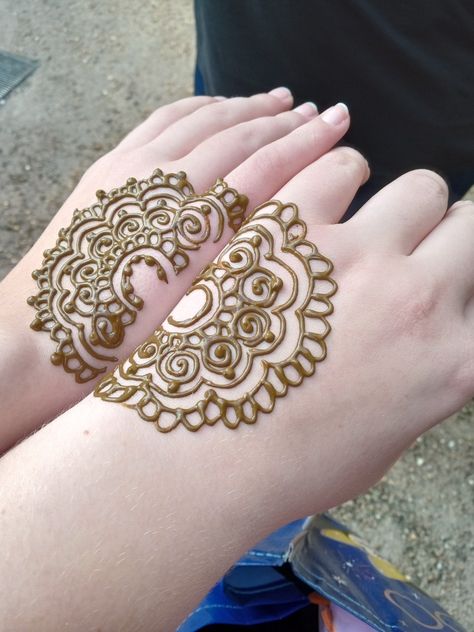 best friend matching henna tattoo Matching Mehendi Design, Henna Matching, Matching Henna, Bff Matching, Latest Henna Designs, Mehendi Designs, Henna Art, Henna Designs, Hand Henna