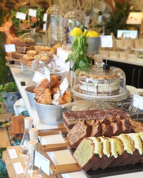 Bakery Farmers Market, Cake Stall, Cafe Display, Pastry Display, Home Bakery Business, Bakery Shop Design, Bakery Interior, Bakery Design Interior, Small Coffee Shop