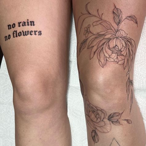 Knee Piece Tattoo, No Rain No Flowers Tattoo Above Knee, Side Of Knee Flower Tattoo, Flower Garden Leg Tattoo, No Rain No Flowers Knee Tattoo, Around The Knee Floral Tattoo, Flowers Above Knee Tattoo, No Rain No Flowers Tattoo Thigh, Floral Tattoo Around Knee