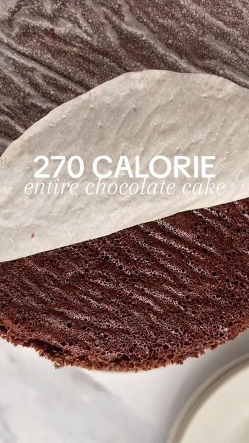 Fitness&Diets on Instagram: "Low calorie chocolate cake 😋 This recipe makes 4 servings (or just one tbh 😉) Macros per slice: 68 calories 10g carbs 3.75g protein 2.5g fat Ingredients: * 1 egg * 50 g stevia or granulated sweetener * 50 g full-fat yogurt * 25 g plain/all-purpose flour * 15 g unsweetened cocoa powder * 1 tsp baking powder Frosting: * 50 g full-fat yogurt * 1 tbsp unsweetened cocoa powder * 2 tbsp 0 calorie icing sugar Instructions: 1. Pre-heat oven to 180°C (356°F). 2. Make the frosting by mixing the yogurt, cocoa powder and 0 calorie icing sugar together until smooth. Set aside in the fridge. 3. Using an electric hand whisk, beat together the egg and stevia on high until light and fluffy, about 3-5 minutes. 4. Mix in the yogurt and then fold in the flour, cocoa powder and b Low Cal Chocolate, Low Calorie Baking, Low Calorie Chocolate, Low Cal Dessert, Cake Delicious, Unsweetened Cocoa Powder, Low Cal Recipes, Low Calorie Desserts, Low Calorie Snacks