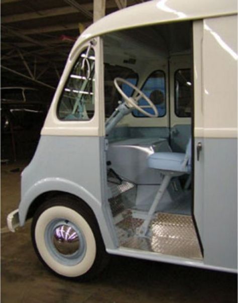 1959 International Metro Ice Cream Step Van (Complete Frame Off Restoration) for sale: photos, technical specifications, description International Metro Van, Vintage Vans For Sale, Coffee With Jesus, International Harvester Scout, Step Van, International Harvester Truck, Medium Duty Trucks, Ice Cream Van, Chevy Van