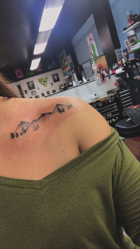 Idaho Mountain Tattoo, Collar Bone Mountain Tattoo, Collarbone Mountain Tattoo, Mountain Memorial Tattoo, Simple Colorado Tattoo, Western Shoulder Tattoos For Women, Yellowstone Tattoo, Colorado Tattoos, Colorado Mountain Tattoo