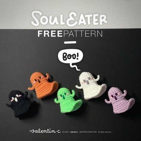 Crochet Stuff To Sell, Halloween Magnets, Stuff To Sell, Little Ghost, Kawaii Crochet, Crochet Design Pattern, Halloween Charms, Halloween Displays, Mini Hands