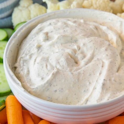 The Best Homemade Ranch Dip - CenterCutCook Easy Ranch Dip, Best Homemade Ranch, Ranch Dressing Dip, Homemade Ranch Dip, Ranch Dip Recipe, Garlic Ranch, Cold Dips, Sour Cream Dip, Ranch Mix