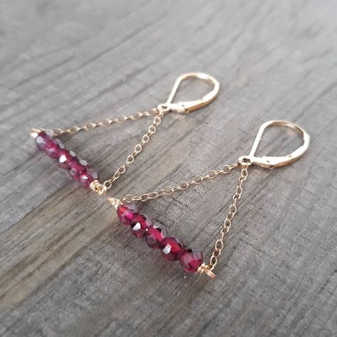 These Pretty, Handmade Earrings Feature Bars Of Small (3 Mm) Faceted, Round, Dark Red Garnet Gemstone Beads And Delicate 14k Yellow Gold-Filled Chain. These Cute Dangle Earrings Are Dainty And Lightweight. They Are Made With 14k Yellow Gold-Filled Ear Wires And Gold-Filled Wire. Total Earring Length Is Approximately 1-3/4". Handmade Jewelry Logo Ideas, Easy Handmade Earrings, Jewelry Logo Ideas, Cute Dangle Earrings, Earring Inspo, Diy Jewellery Designs, Diy Beading, Wire Jewellery, Woo Woo