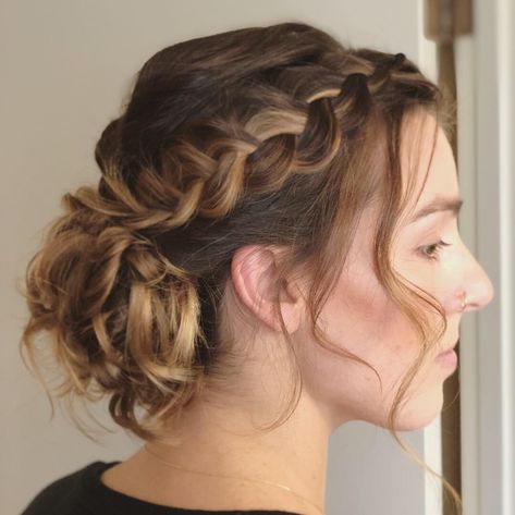 Braid On One Side, Bun Wedding Updo, Side Bun Tutorial, Side Bun Updo, Side Bun Wedding, Low Side Bun, Side Plait, Bun Wedding, Wedding Sides