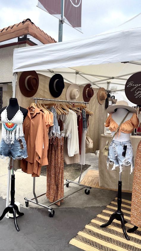 Craft Market Outfit, Clothing Pop Up Shop Ideas Indoor, Boutique Pop Up Shop Ideas, Boho Pop Up Shop, Pop Up Ideas Store, Clothing Pop Up, Boutique Pop Up, Pop Up Store Ideas, Ideas Para Boutique