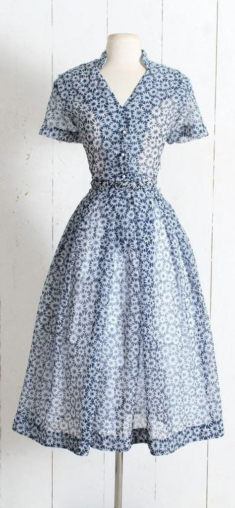 1950s Dresses Vintage, Daisy Print Dress, Vintage Outfits 90s, 1950s Dresses, Vintage Fashion 1950s, 1950s Outfits, Vintage 1950s Dress, 1950 Vintage, Fashion 1950s