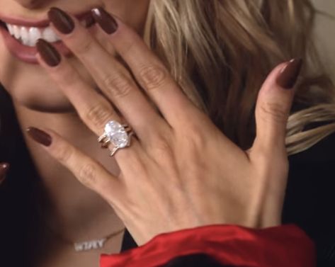 Dream Engagement, Dream Engagement Rings, Future Lifestyle, Old Money Aesthetic, Put A Ring On It, Hailey Bieber, Dream Ring, Girls Best Friend, Vanity Fair