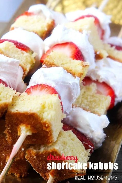 Kabobs For Party, Fruit Kabobs For Party, Strawberry Shortcake Kabobs, Party Fruit, Strawberry Shortcake Recipes, Shortcake Recipe, Fruit Kabobs, Sweet Cornbread, Salty Cake