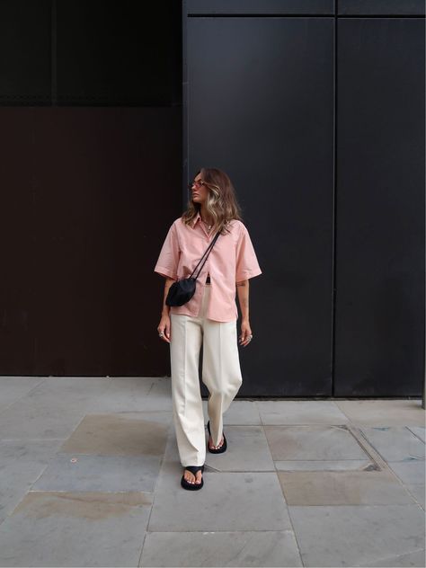 Pink Stripe Shirt Outfit, Pink Striped Shirt Outfit, Pink Tshirt Outfit, Chloe Hayward, Outfits With Striped Shirts, Summer Outerwear, Pink Striped Shirt, 2024 Style, Future Outfit