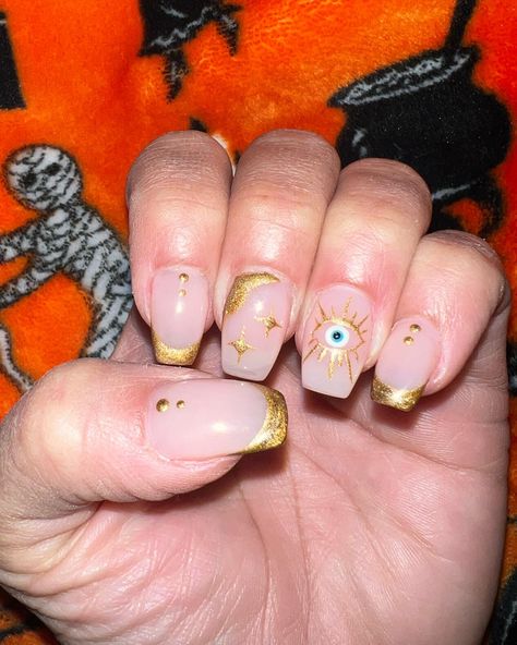 Evil Eye Gold Nails, Gold Evil Eye Nails, Simple Evil Eye Nails, Turkish Eye Nails, Nails In Gold, Evil Eye Nails Design, Vacay Nails, Short Pink Nails, Nailart Ideas