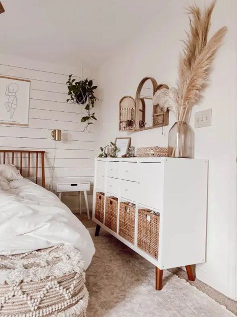 a modern boho dresser made of an IKEA Kallax unit, with drawers and woven baskets plus wooden legs is a cool idea Craft Room Hacks, Ikea Decor Hacks, Ikea Hacks Ideas, Ikea Kallax Unit, Ikea Kallax Shelf, Ikea Craft Room, Ikea Desk Hack, Ikea Crafts, Ikea Kallax Hack