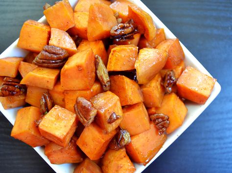 maple roasted sweet potatoes with pecans - Budget Bytes (made for Thanksgiving; turned out well) Sweet Potatoes With Pecans, Honey Glazed Roasted Carrots, Maple Glazed Sweet Potatoes, Glazed Sweet Potatoes, Sweet Potato Pecan, Candied Yams, Candied Sweet Potatoes, Budget Bytes, Lemon Blossoms