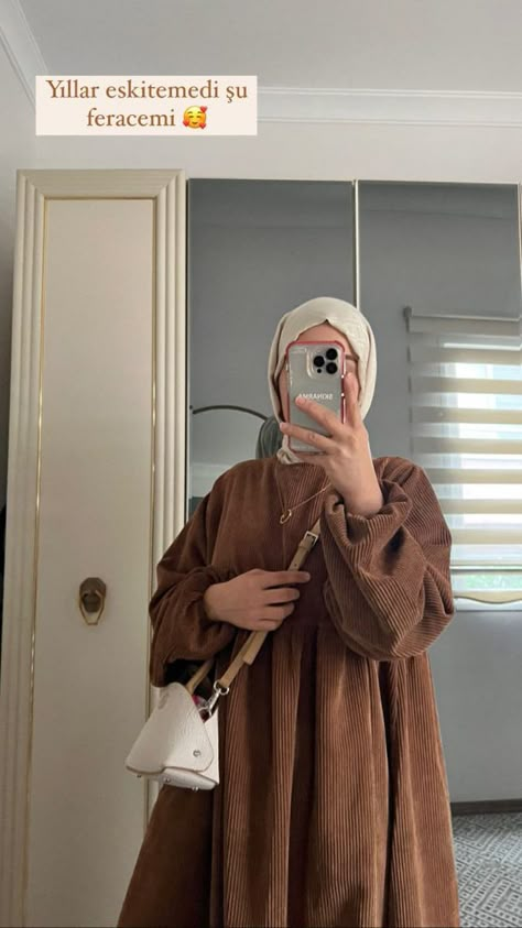 Ramadan Outfits, Abaya Styles, Modest Winter Outfits, Stylish Outfits Casual, Modest Casual Outfits, Fashion Design Books, Stylish Hijab, Modesty Outfits, Modern Hijab Fashion