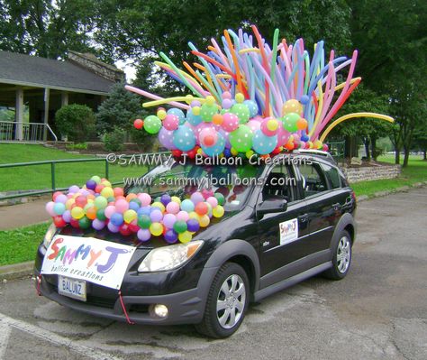 Was invited to decorate my car for a parade. the Polka Dot Link-O-Loons made all the difference.     www.sammyjballoons.com Decorated Car For Birthday, Prom Car, Parade Float Decorations, Floating Decorations, Parade Float, Christmas Parade, Kindergarten Graduation, Valentine Photography, Kid Friendly Trips