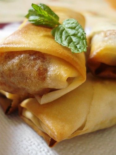 Make Spring Rolls, Baked Spring Rolls, Chicken Spring Rolls, Vietnamese Spring Rolls, Spring Roll Recipe, Airfryer Recipes, Nice Food, Vietnamese Food, Entertaining Recipes