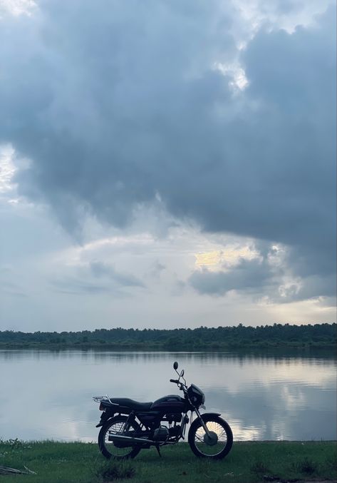 Hero honda splendor 1997 #bike #shotoniphone #nature #instagram #pinterest #sky #water #lake #honda Spender Bike Modified, Hero Honda Splendor, Splendor Bike, Hero Honda, Attitude Bio, Brown Eyes Aesthetic, Yamaha Rx100, Attitude Bio For Instagram, Eyes Aesthetic