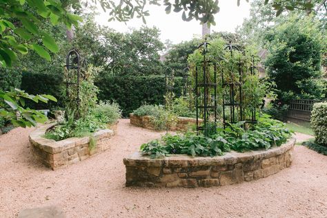 Round Raised Garden Bed Ideas, Stone Raised Beds Garden, Raised Garden Around Tree, Curved Flower Beds, Raised Stone Garden Beds, Stone Raised Garden Beds, Stone Garden Beds, Therapeutic Horticulture, Raised Bed Kitchen Garden