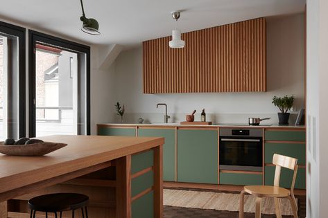 General 5 — Juhan Mikone Plywood Kitchen, Green Cabinets, Modern Kitchen Cabinets, House Design Kitchen, Kitchen Room Design, Kitchen Inspiration Design, Kitchen Furniture Design, March 7, Kitchen Sets