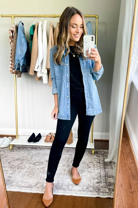 8 Ways to Wear Black Jeans via pumps and push-ups blog | petite fashion | Fall transition | fall fashion | black jeans Petite Fall Fashion, Jeans Outfit For Work, Closet Full Of Clothes, Looks Jeans, Black Jeans Outfit, Business Casual Outfits For Work, Transition Outfits, Outfit Jeans, Push Ups