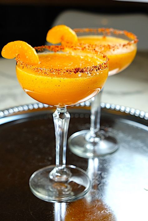 Tajín Mandarin Orange Margarita Orange Margarita Recipe, Mango Margarita Recipe, Spicy Margarita Recipe, Tajin Recipes, Orange Margarita, Best Margarita Recipe, Margarita Salt, Spicy Cocktail, Orange Syrup