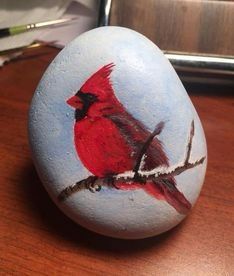 Red Bird Painting, Bird Rocks, Christmas Rocks, Painted Rock Animals, Painting On Rocks, Paint Rocks, Painted Rocks Craft, Rocks Painted, Painted Rock Ideas