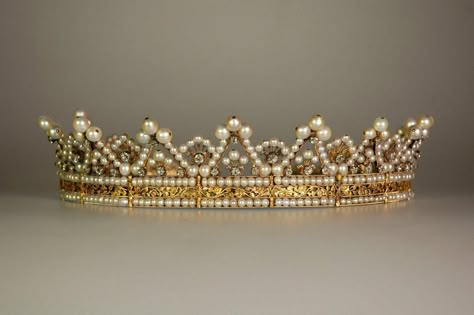 The grand duchess' diadem Royal Crowns, Royal Tiaras, Pearl Tiara, Crowns And Tiaras, Diamond Tiara, Grand Duke, Crown Tiara, Royal Jewels, Royal Jewelry