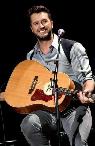 Luke Bryan | Good morning friends....happy halfway through the week...I hope... Playlist Country, Songs Country, Wallpaper Country, Quotes Country, Lyrics Country, Luke Bryan Fan, Male Country Singers, Luke Bryan Pictures, Aesthetic Country