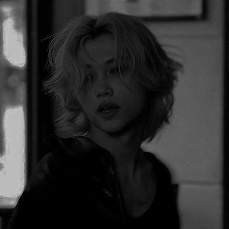 Skz Dark Aesthetic, Félix Icons, Felix Core, Felix Dark, Skz Photos, Skz Aesthetic, K Pop Aesthetic, Felix Yongbok, Dark Icons